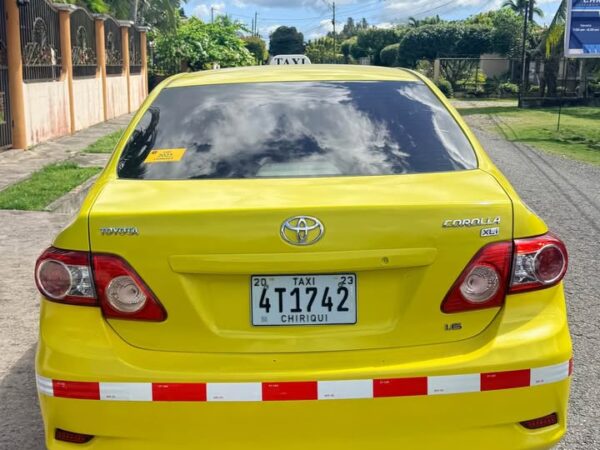 Toyota Corolla 2010 taxi con cupo en venta en Panamá, listo para trabajar